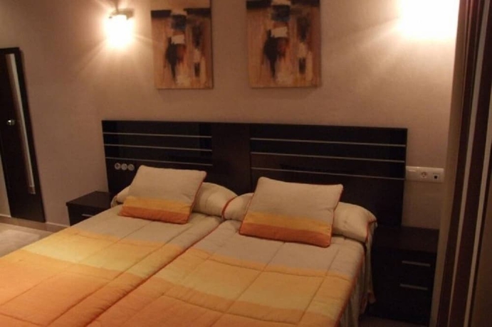 Imagen de la habitación del Hostal Zurich. Foto 10