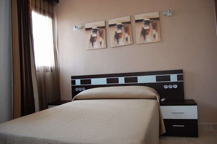 Imagen de la habitación del Hostal Zurich. Foto 11