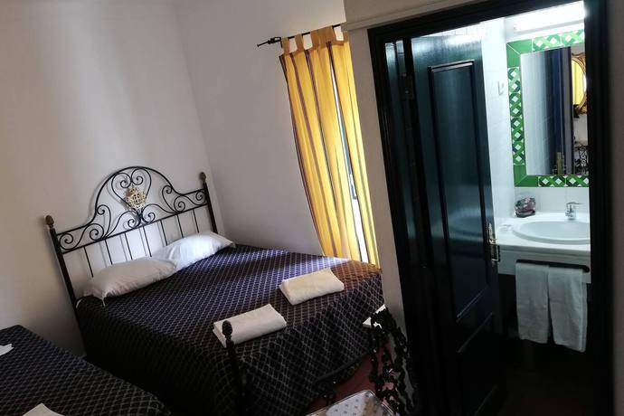 Imagen general del Hostal d'Iberica. Foto 6