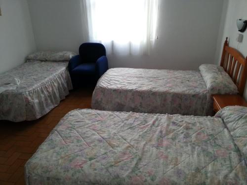 Imagen de la habitación del Hostal del Mar, A Guardia. Foto 9
