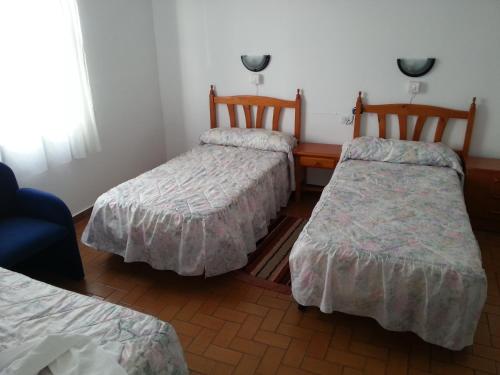 Imagen de la habitación del Hostal del Mar, A Guardia. Foto 10