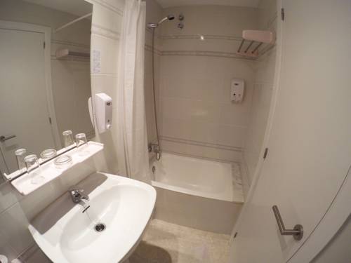 Imagen de la habitación del Hostal del Mar, Tossa de Mar. Foto 7