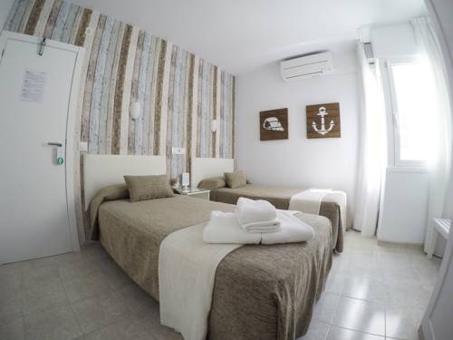 Imagen de la habitación del Hostal del Mar, Tossa de Mar. Foto 8