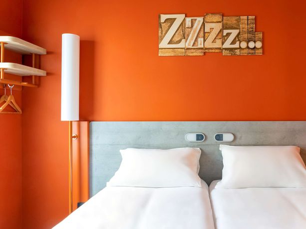 Imagen de la habitación del Hostal ibis budget Bilbao City. Foto 3