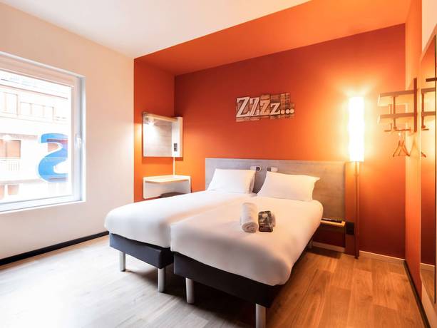 Imagen de la habitación del Hostal ibis budget Bilbao City. Foto 10