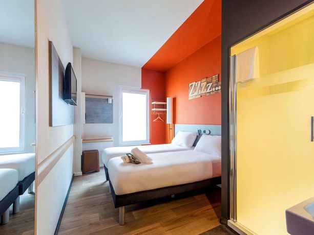 Imagen de la habitación del Hostal ibis budget Bilbao City. Foto 11