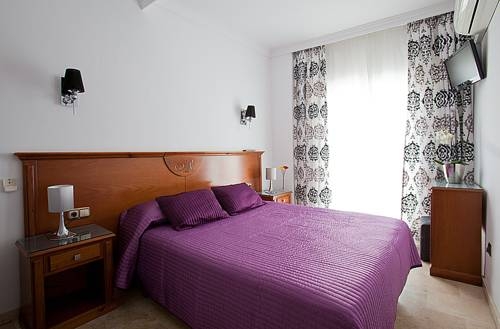 Imagen de la habitación del Hostal y Apartamentos Abril. Foto 8