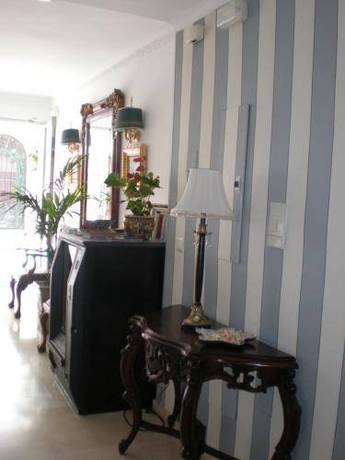 Imagen general del Hostal y Apartamentos Abril. Foto 2