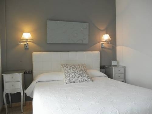 Imagen general del Hostal y Apartamentos Abril. Foto 6