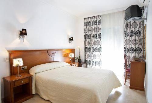 Imagen de la habitación del Hostal y Apartamentos Abril. Foto 14