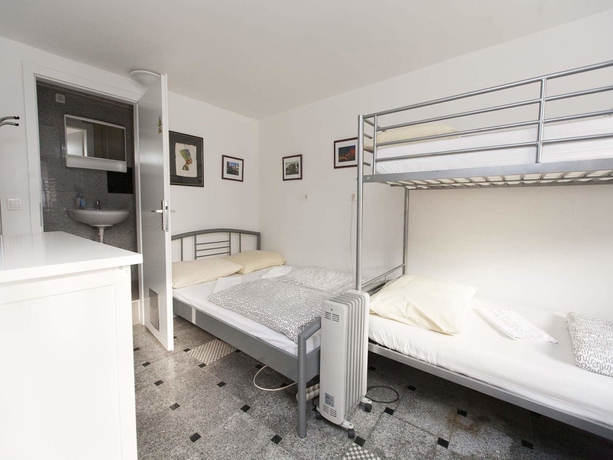 Imagen de la habitación del Hostel 24, Ljubljana. Foto 3