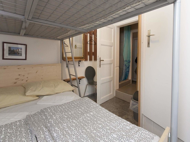 Imagen de la habitación del Hostel 24, Ljubljana. Foto 6