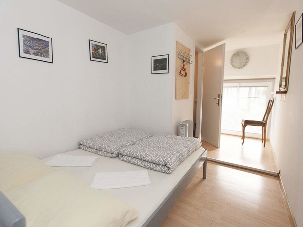 Imagen de la habitación del Hostel 24, Ljubljana. Foto 9