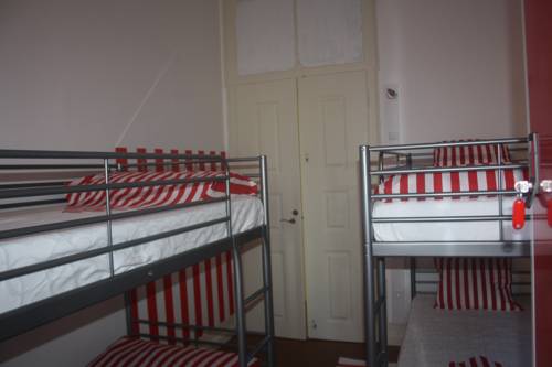 Imagen de la habitación del Hostel 402, Figueira da Foz. Foto 11