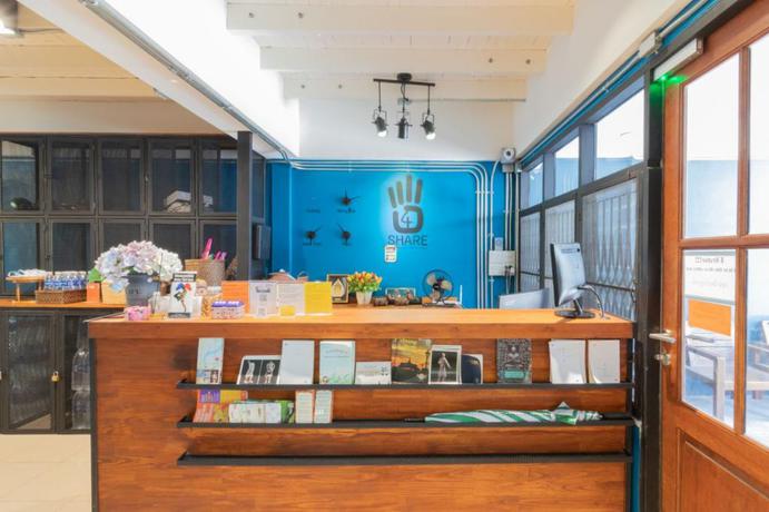 Imagen de los interiores del Hostel 4Share. Foto 18