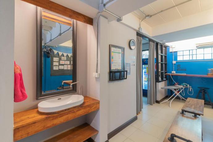Imagen de los interiores del Hostel 4Share. Foto 19