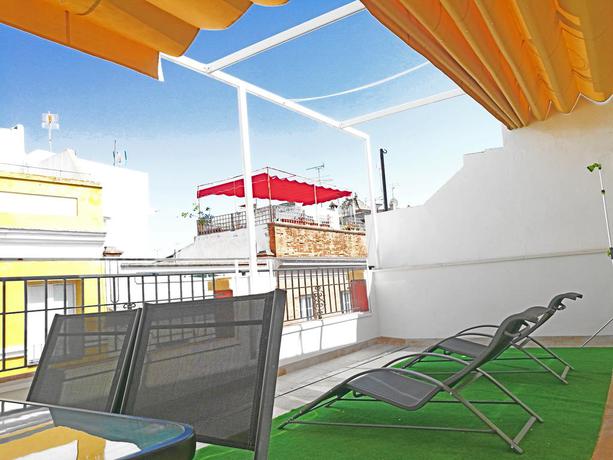 Imagen de los exteriores del Hostel A2c - Adults Only. Foto 8