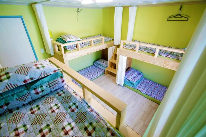 Imagen de la habitación del Hostel Across The Street Guesthouse -. Foto 2