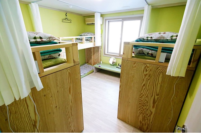 Imagen de la habitación del Hostel Across The Street Guesthouse -. Foto 7