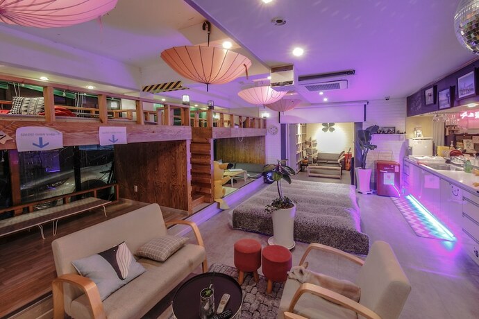 Imagen de los interiores del Hostel Across The Street Guesthouse -. Foto 15