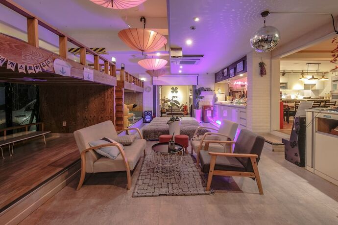 Imagen de los interiores del Hostel Across The Street Guesthouse -. Foto 18