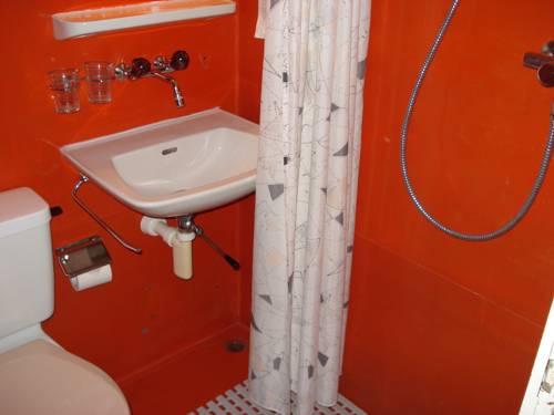 Imagen de la habitación del Hostel Adrenalin Backpackers. Foto 7