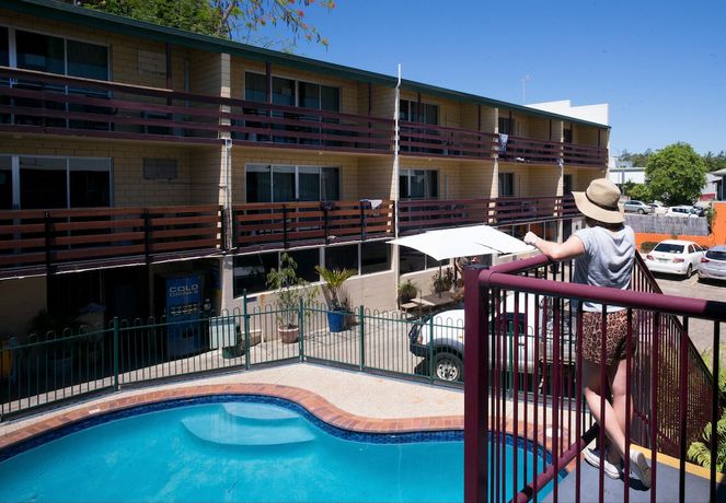 Imagen de la piscina del Hostel Airlie Beach Yha -. Foto 19