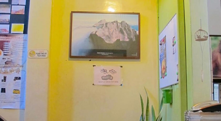 Imagen de los interiores del Hostel Akinabalu Youth. Foto 14