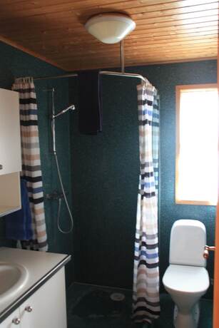 Imagen de los interiores del Hostel Akureyri Cottages. Foto 37