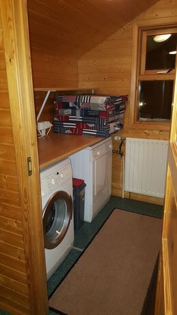 Imagen de los interiores del Hostel Akureyri Cottages. Foto 39