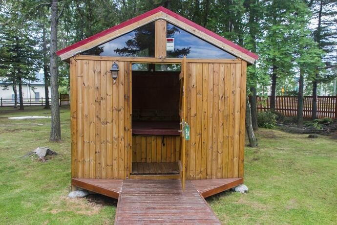 Imagen de la piscina del Hostel Akureyri Cottages. Foto 40