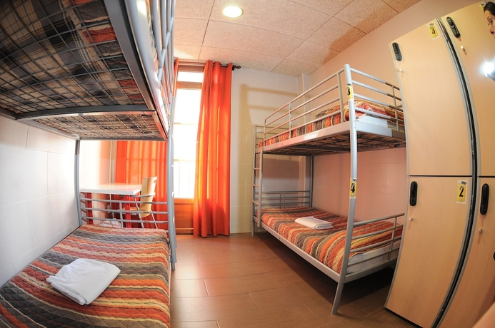 Imagen de la habitación del Hostel Albergue Zaragoza. Foto 6