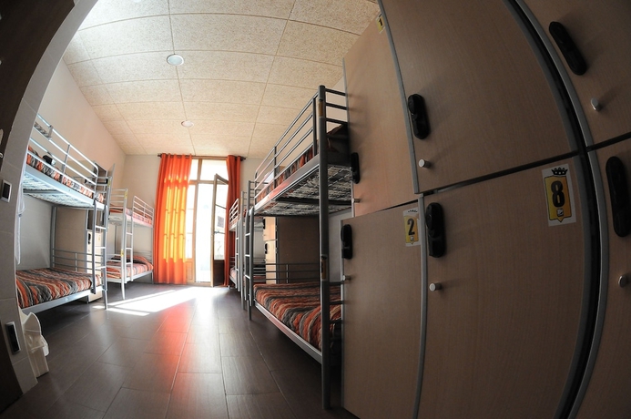 Imagen de la habitación del Hostel Albergue Zaragoza. Foto 10