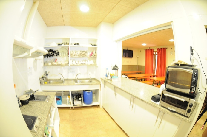 Imagen del bar/restaurante del Hostel Albergue Zaragoza. Foto 3