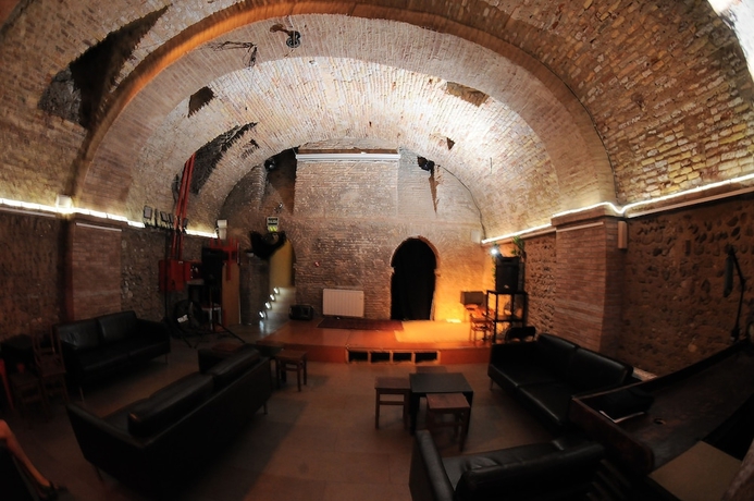 Imagen del bar/restaurante del Hostel Albergue Zaragoza. Foto 5