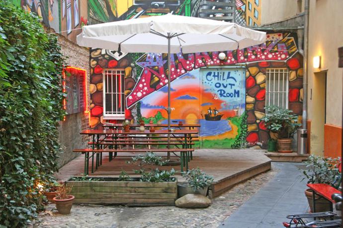 Imagen de los exteriores del Hostel Alcatraz Backpacker. Foto 6