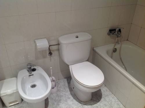 Imagen general del Hostel Alhambra, Girona. Foto 7