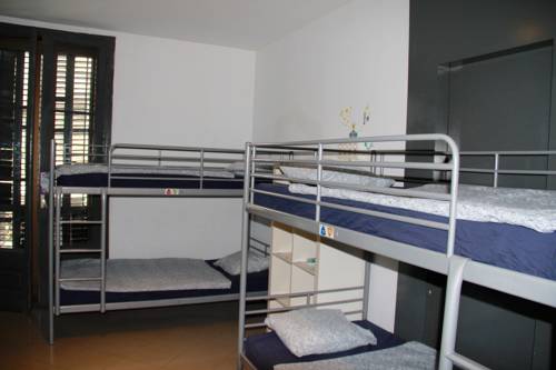 Imagen de la habitación del Hostel Alternative Creative Youth Barcelona. Foto 6