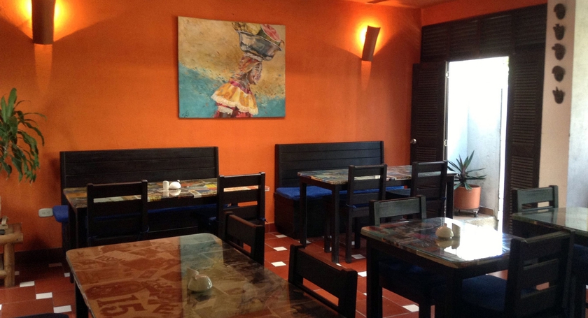 Imagen del bar/restaurante del Hostel Aluna B&B. Foto 9