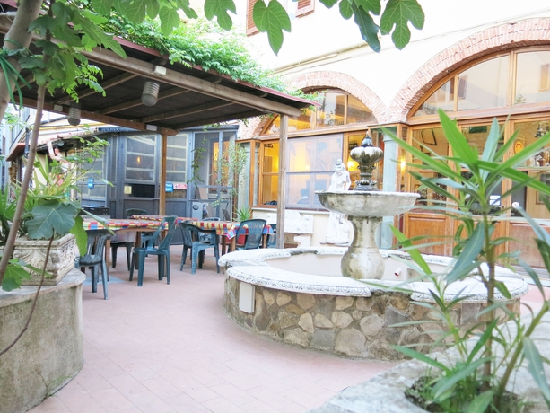 Imagen de los exteriores del Hostel Archi Rossi. Foto 13