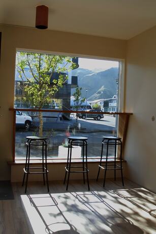 Imagen del bar/restaurante del Hostel Aska, Vestmannaeyjar. Foto 14