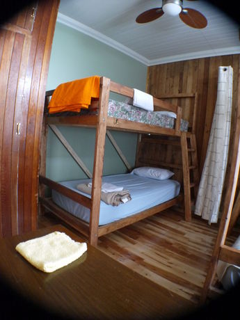 Imagen de la habitación del Hostel Auberge Jeunesse Loulou's Backpacker. Foto 6