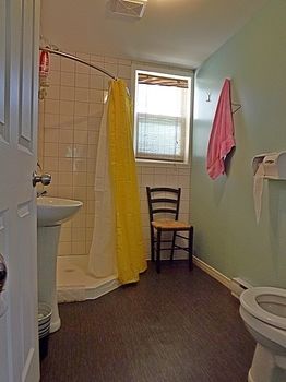Imagen de la habitación del Hostel Auberge Jeunesse Loulou's Backpacker. Foto 9