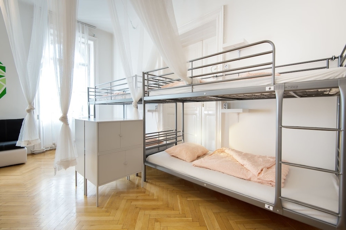 Imagen de la habitación del Hostel Avenue, Budapest. Foto 9