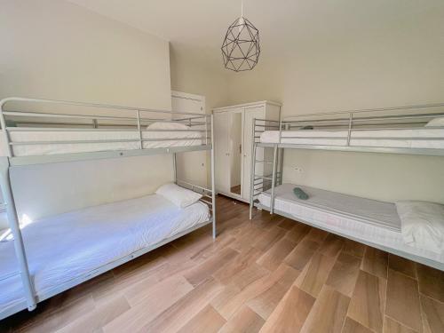 Imagen de la habitación del Hostel Barbatuke, M&aacute;laga. Foto 17