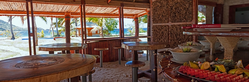 Imagen del bar/restaurante del Hostel Barefoot Kuata Island Resort Fiji. Foto 2