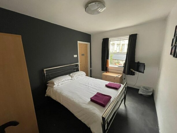 Imagen de la habitación del Hostel Bath Ymca. Foto 13