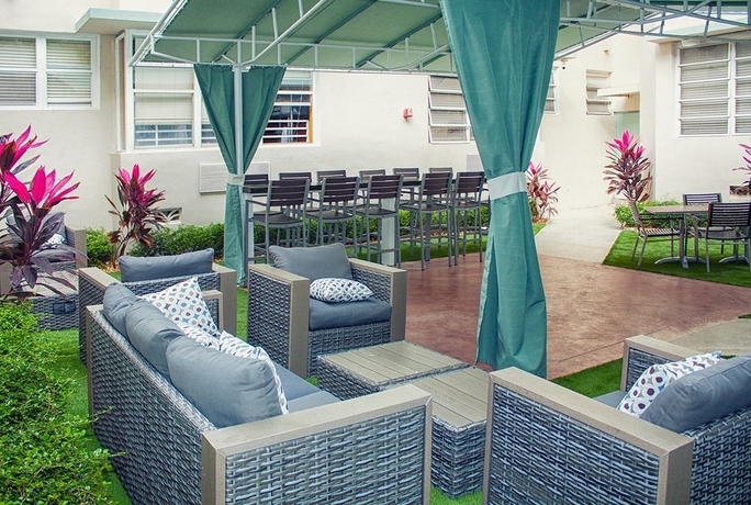 Imagen de los exteriores del Hostel Beds N' Drinks. Foto 14