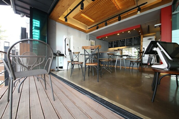 Imagen del bar/restaurante del Hostel Bee House. Foto 8