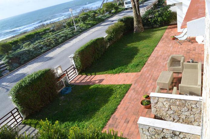 Imagen de los exteriores del Hostel Blue Buddha Beach House, Ericeira. Foto 9